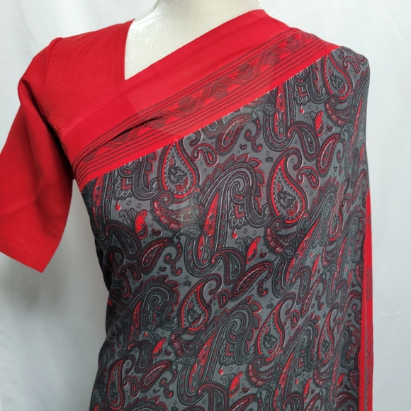 Gray/grey, red, black polyester saree/sari with paisley print - Picture 6 of 17